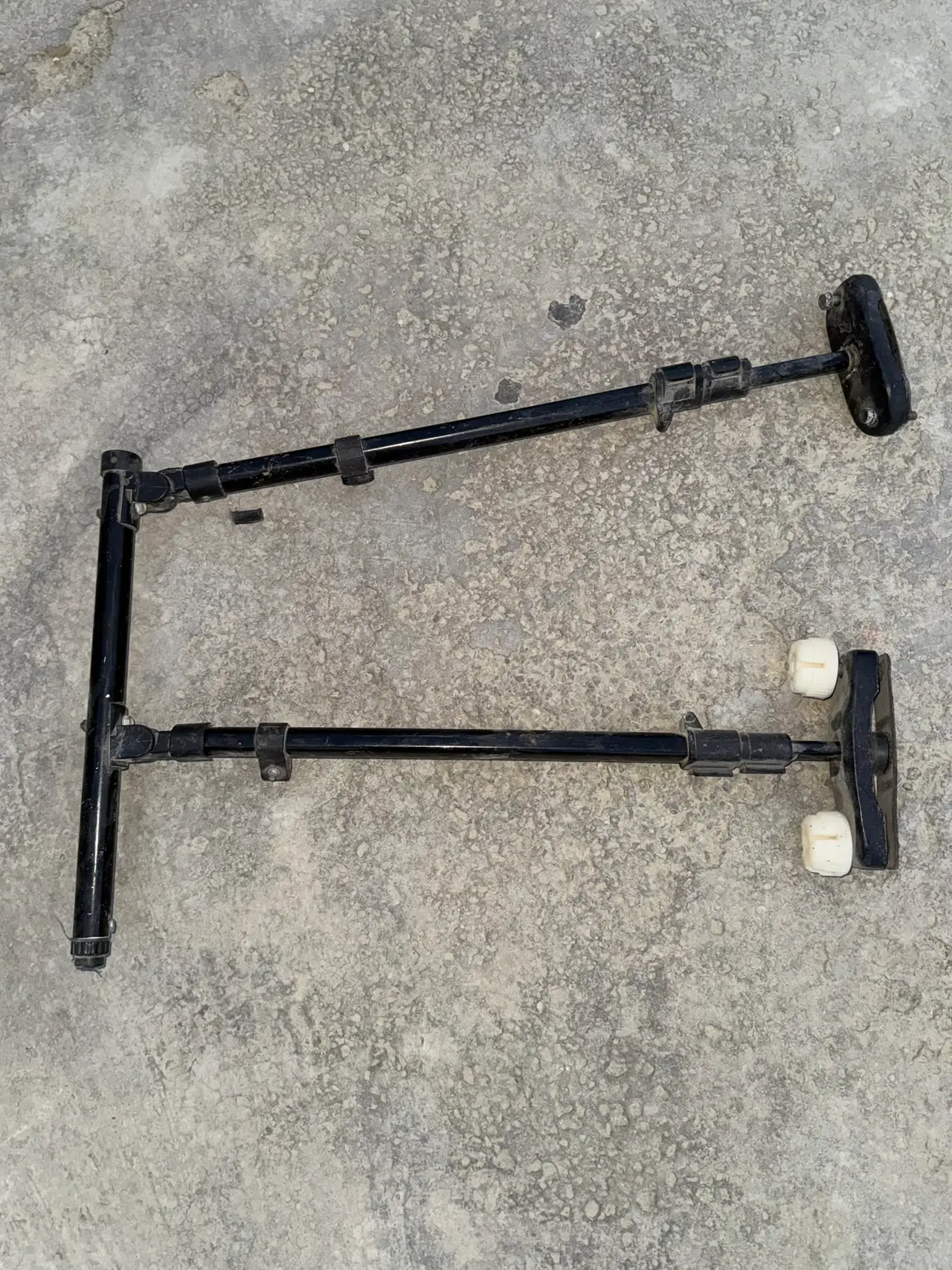 The 2016 hand control from another angle, with the tripod clamps and the pads that press the pedals.